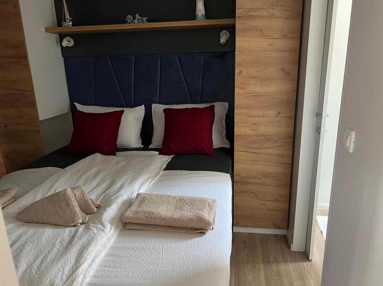 Mobile Homes Sea Princess 비오그라드나모루 외부 사진